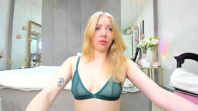 SundyRose online show from 12-16-25, 09:19