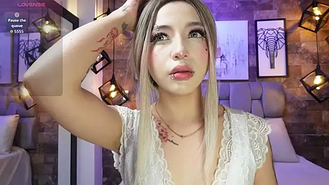 Sophia Bellucci online show from 12-16-25, 12:31