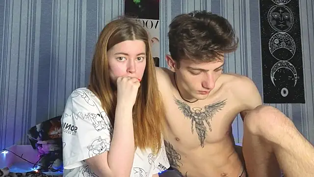 EmiliaCouple online show from 04-21-26, 12:23