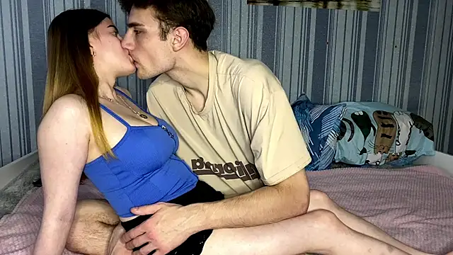 EmiliaCouple online show from 11-16-25, 12:32