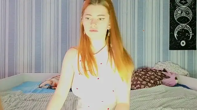 EmiliaCouple online show from 04-06-26, 08:26