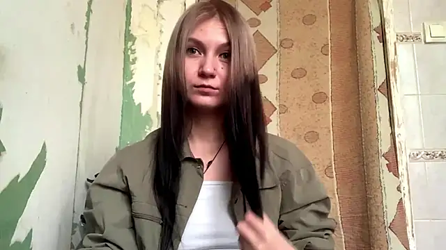 Snapshot of ArianeBhayani chatting on 10-18-25, 09:44 ArianeBhayani online show from 10-18-25, 09:44