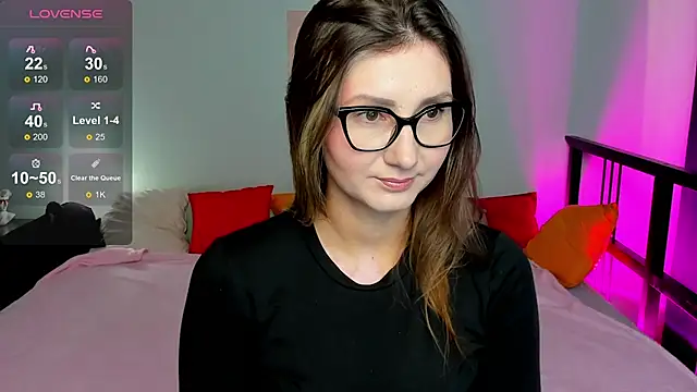 Snapshot of NikkiKiss__ chatting on 10-19-25, 01:30 NikkiKiss online show from 10-19-25, 01:30