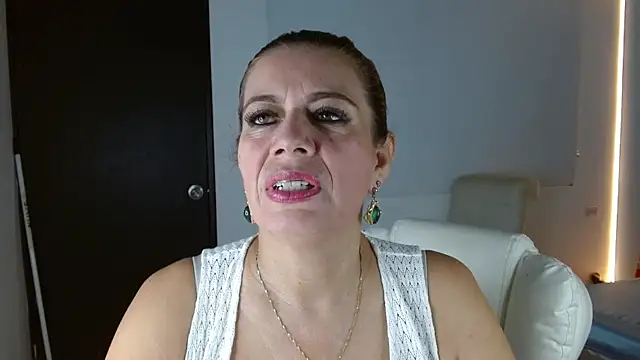 Snapshot of channelsmith_55 chatting on 04-17-26, 01:14 channelsmith 55 online show from 04-17-26, 01:14