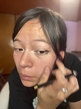 Ninfa pink online show from 12-15-25, 07:41