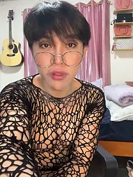 Snapshot of Keyka15 chatting on 02-11-26, 03:56 Keyka15 online show from 02-11-26, 03:56