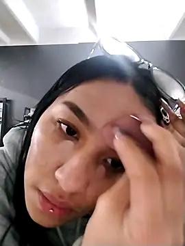 Valen russo online show from 10-15-25, 01:19