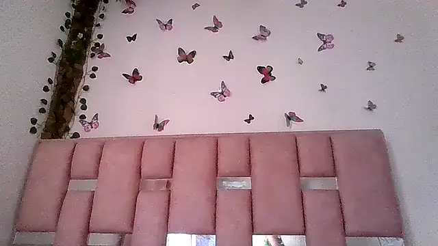 Snapshot of abby_moss_2 chatting on 06-23-26, 12:36 abby moss 2 online show from 06-23-26, 12:36