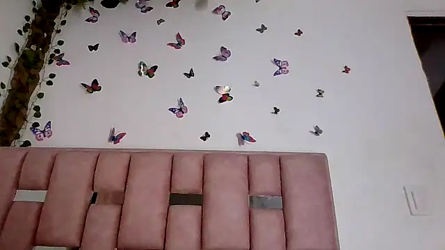 Snapshot of abby_moss_2 chatting on 07-15-26, 01:01 abby moss 2 online show from 07-15-26, 01:01
