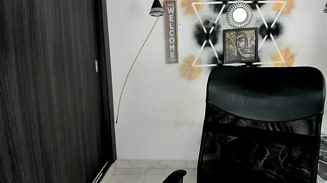 Snapshot of jhapsson_wong chatting on 10-16-25, 01:41 jhapsson wong online show from 10-16-25, 01:41