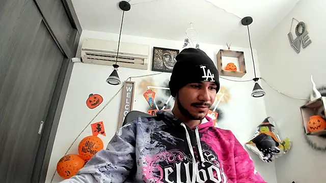 Snapshot of jhapsson_wong chatting on 10-25-25, 03:34 jhapsson wong online show from 10-25-25, 03:34
