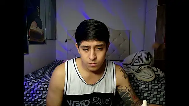 Snapshot of _sucioguapo chatting on 10-24-25, 06:12 sucioguapo online show from 10-24-25, 06:12