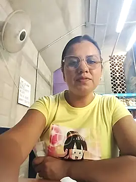 Snapshot of Candy-Samanthy chatting on 10-25-25, 02:50 Candy-Samanthy online show from 10-25-25, 02:50