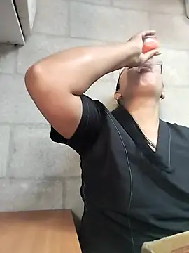 Snapshot of Candy-Samanthy chatting on 10-31-25, 04:03 Candy-Samanthy online show from 10-31-25, 04:03