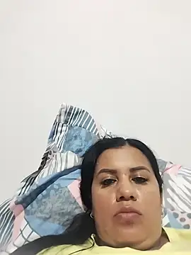 Snapshot of Candy-Samanthy chatting on 11-21-25, 04:50 Candy-Samanthy online show from 11-21-25, 04:50