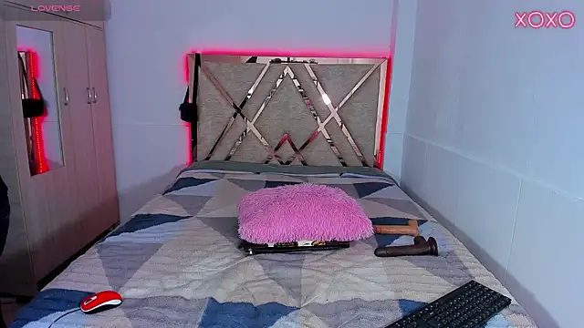 Jacovo2002 online show from 10-15-25, 04:04