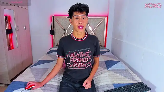 Jacovo2002 online show from 10-15-25, 01:26