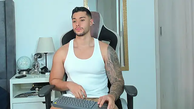 Snapshot of Ken_mailik1 chatting on 11-01-25, 11:42 Ken mailik1 online show from 11-01-25, 11:42