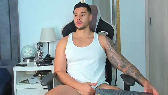 Snapshot of Ken_mailik1 chatting on 11-09-25, 04:49 Ken mailik1 online show from 11-09-25, 04:49