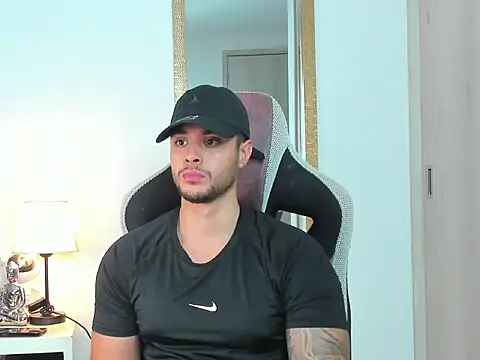 Snapshot of Ken_mailik1 chatting on 10-30-25, 03:05 Ken mailik1 online show from 10-30-25, 03:05