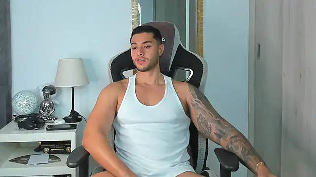 Snapshot of Ken_mailik1 chatting on 11-20-25, 02:56 Ken mailik1 online show from 11-20-25, 02:56