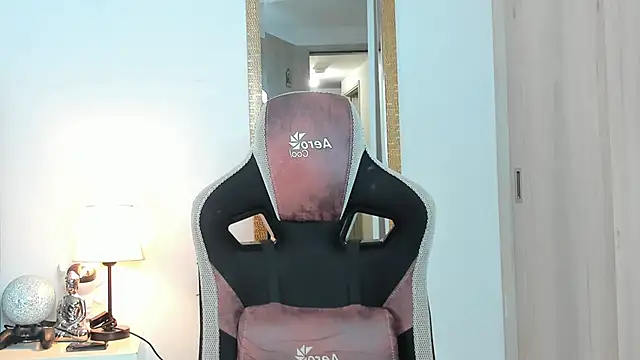 Snapshot of Ken_mailik1 chatting on 10-31-25, 04:09 Ken mailik1 online show from 10-31-25, 04:09