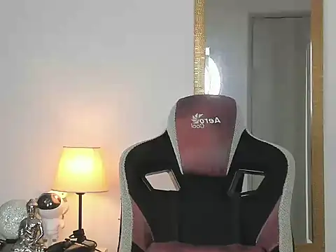 Snapshot of Ken_mailik1 chatting on 10-11-25, 04:41 Ken mailik1 online show from 10-11-25, 04:41