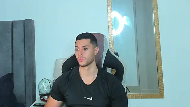 Snapshot of Ken_mailik1 chatting on 12-18-25, 05:45 Ken mailik1 online show from 12-18-25, 05:45