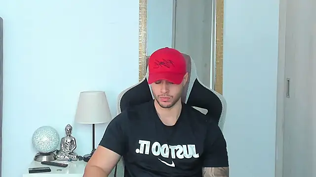 Snapshot of Ken_mailik1 chatting on 01-06-26, 03:32 Ken mailik1 online show from 01-06-26, 03:32