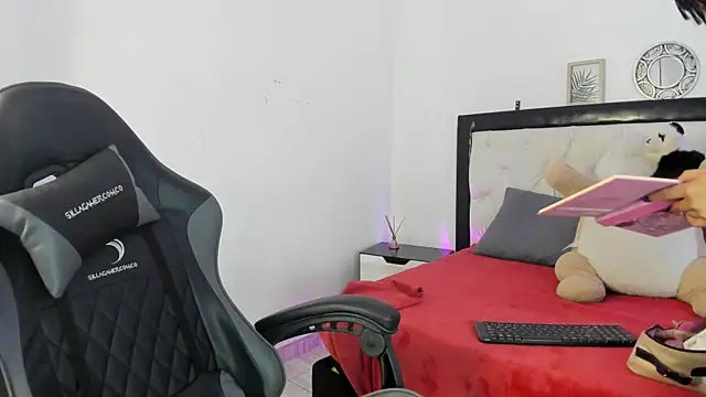 Barbieteeen online show from 11-06-25, 05:22