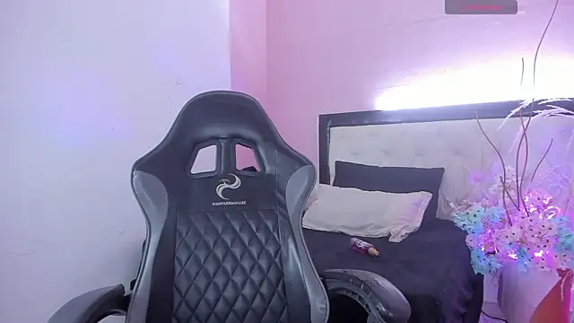 Barbieteeen online show from 04-17-26, 05:32