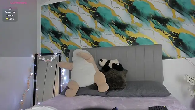 Barbieteeen online show from 12-16-25, 03:00