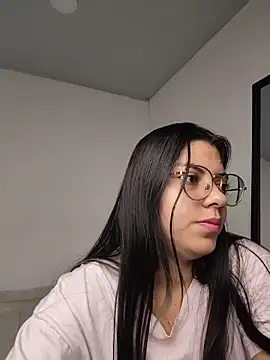 Snapshot of harper_ks chatting on 05-22-26, 02:09 harper ks online show from 05-22-26, 02:09