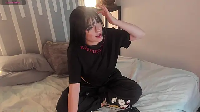 bubble  angel   online show from 11-27-25, 11:43