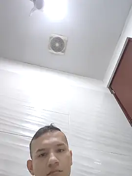 Snapshot of andriu656 chatting on 10-11-25, 07:26 andriu656 online show from 10-11-25, 07:26
