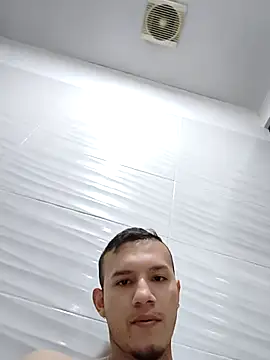 Snapshot of andriu656 chatting on 10-21-25, 01:38 andriu656 online show from 10-21-25, 01:38