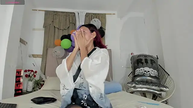 Nina keller  online show from 10-25-25, 11:49