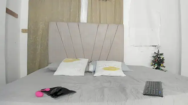 Nina keller  online show from 12-03-25, 11:14