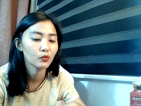 Snapshot of De_amore chatting on 10-21-25, 01:21 De amore online show from 10-21-25, 01:21