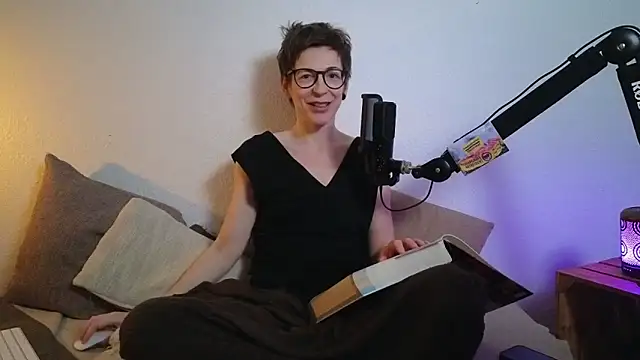 Antifistin online show from 11-15-25, 04:44