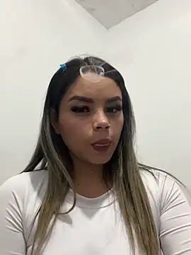 Snapshot of sarita-moree chatting on 10-19-25, 11:40 sarita-moree online show from 10-19-25, 11:40