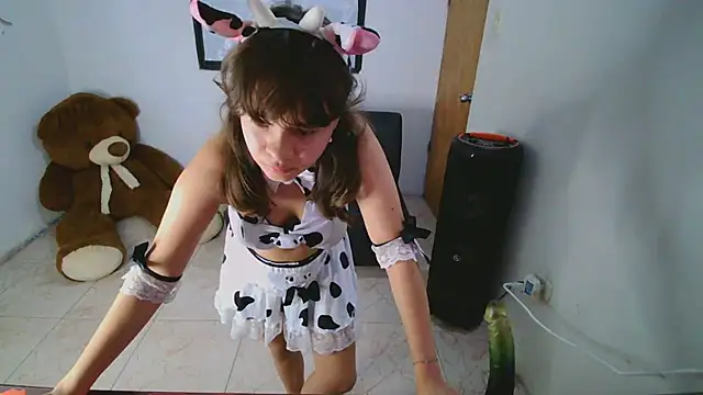 Snapshot of SweetRabbit29 chatting on 11-09-25, 12:25 SweetRabbit29 online show from 11-09-25, 12:25