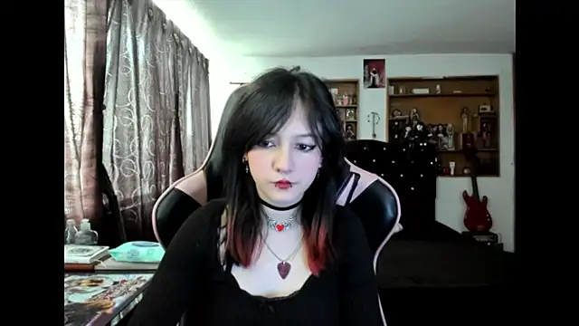 Maki Zein  online show from 11-20-25, 05:46