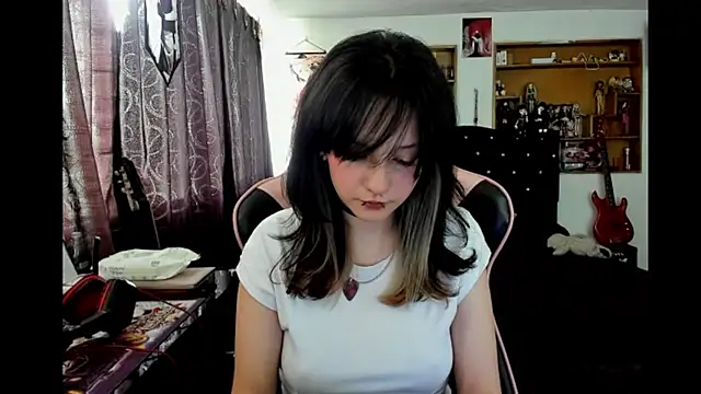 Maki Zein  online show from 02-04-26, 08:04