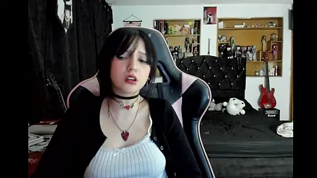 Maki Zein  online show from 03-13-26, 01:21