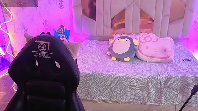 Snapshot of MARIANA_TAY1 chatting on 03-26-26, 05:17 MARIANA TAY1 online show from 03-26-26, 05:17