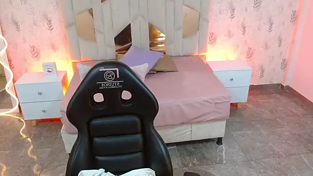 MARIANA TAY1 online show from 10-28-25, 03:07