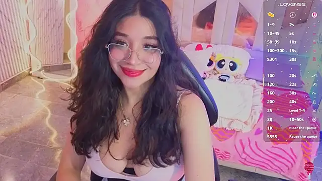 Snapshot of MARIANA_TAY1 chatting on 06-17-26, 05:40 MARIANA TAY1 online show from 06-17-26, 05:40