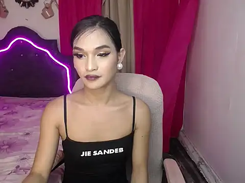 Snapshot of Ellorrey chatting on 01-11-26, 05:14 Ellorrey online show from 01-11-26, 05:14