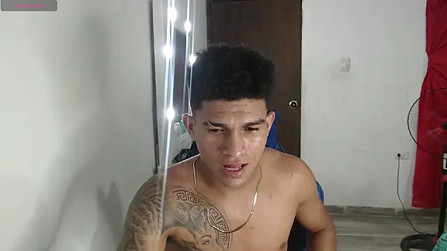 Snapshot of Angel_LatinGuy chatting on 10-13-25, 06:04 Angel LatinGuy online show from 10-13-25, 06:04